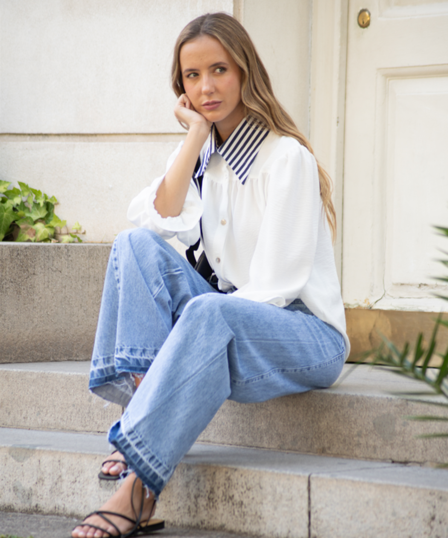 BLUSA TOSCANA BLANCA CUELLO LINEAS